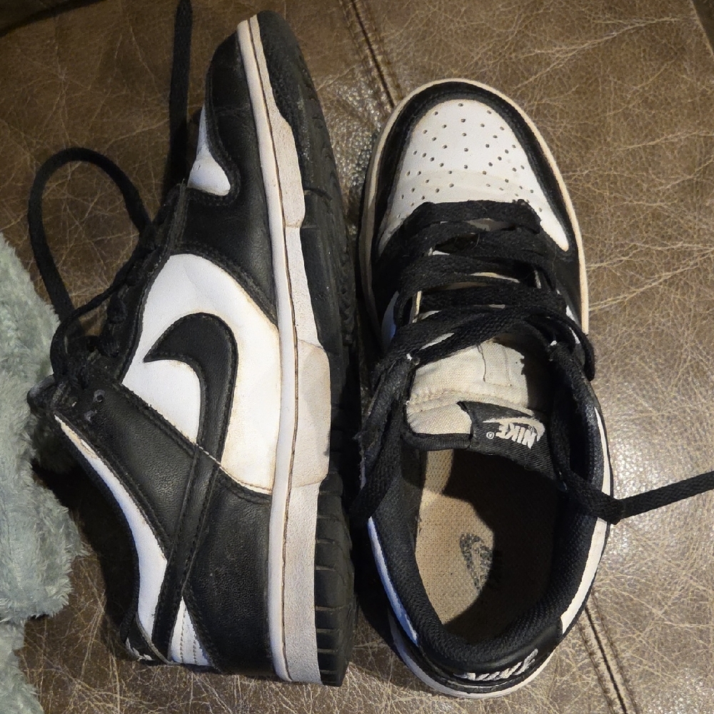 Nike Kids Black and White Low-Top Sneakers